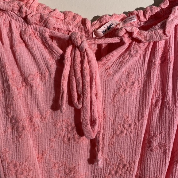 Off-the-shoulder Ruffle Crop Top - Picture 4 of 5